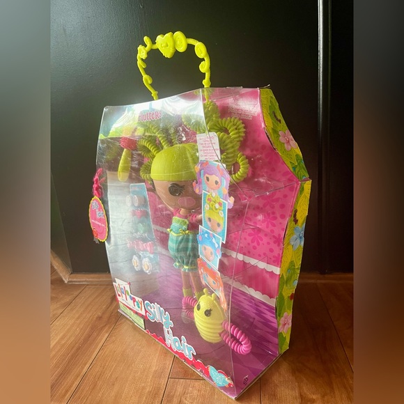 Lalaloopsy Pix E. Flutters Green Silly Hair Doll *Retired* - Picture 4 of 7